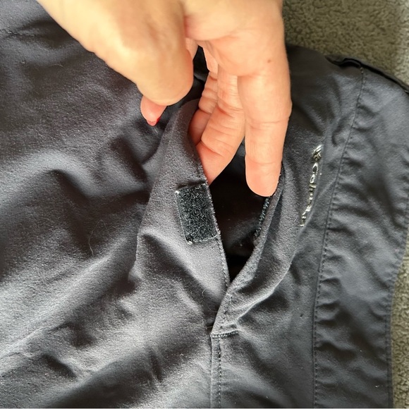Columbia Grey Omni-Shield Capri Utility Button Snap Gorpcore Hiking Trail Pants - Picture 10 of 14